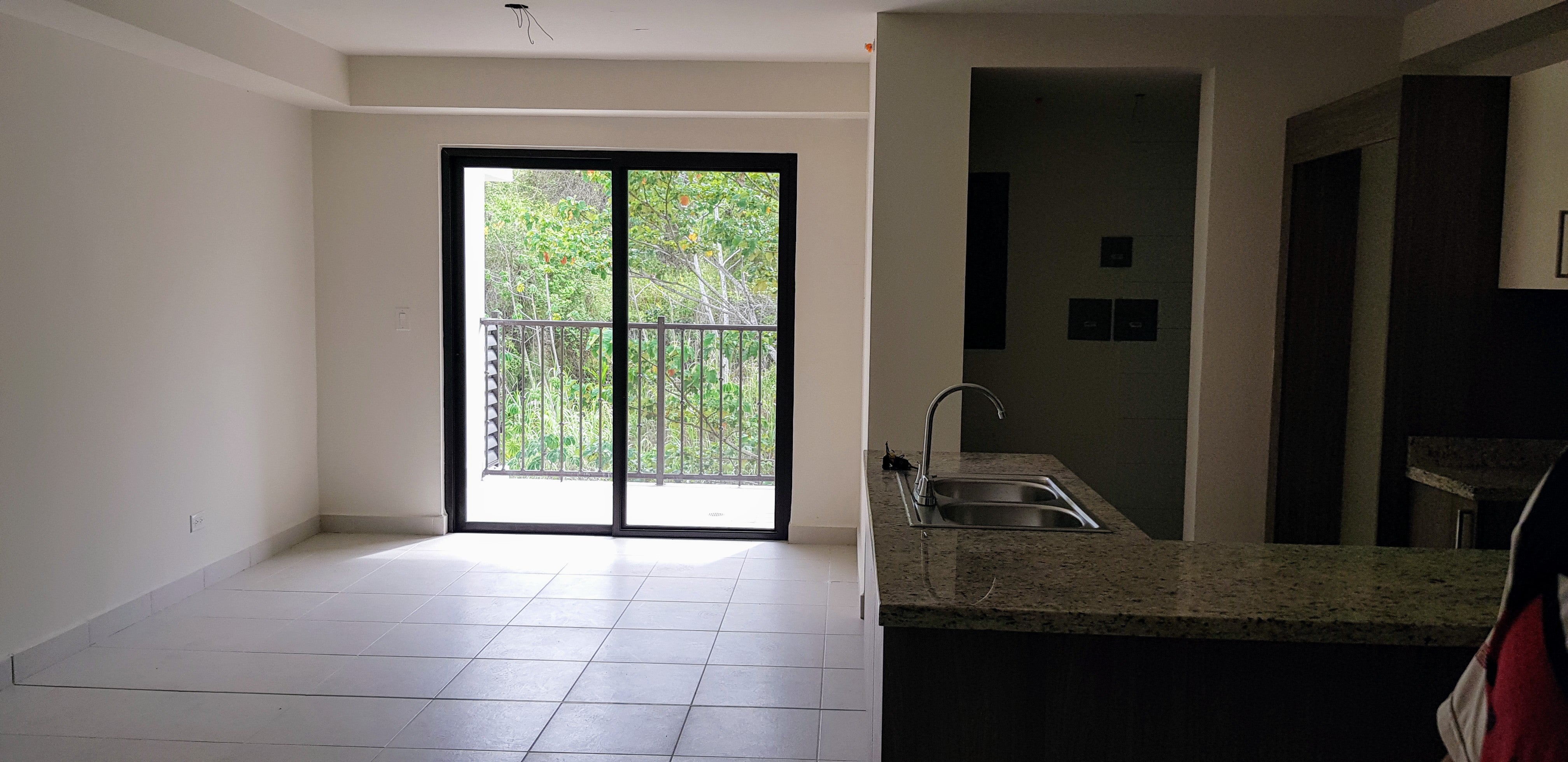 Embassy Village a Estrenar