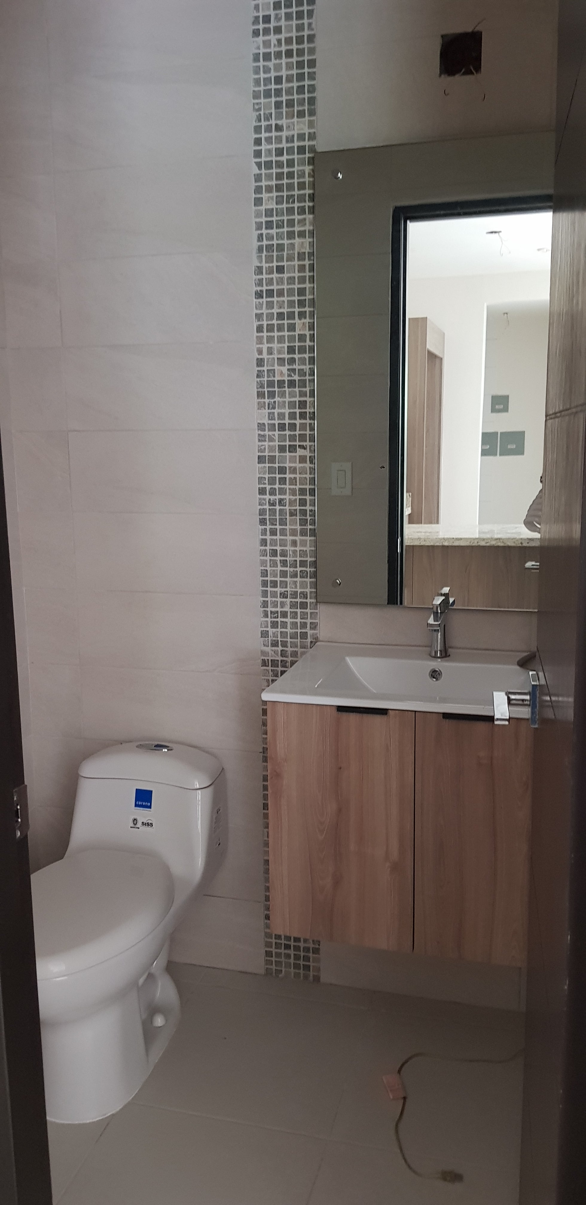 Embassy Village a Estrenar